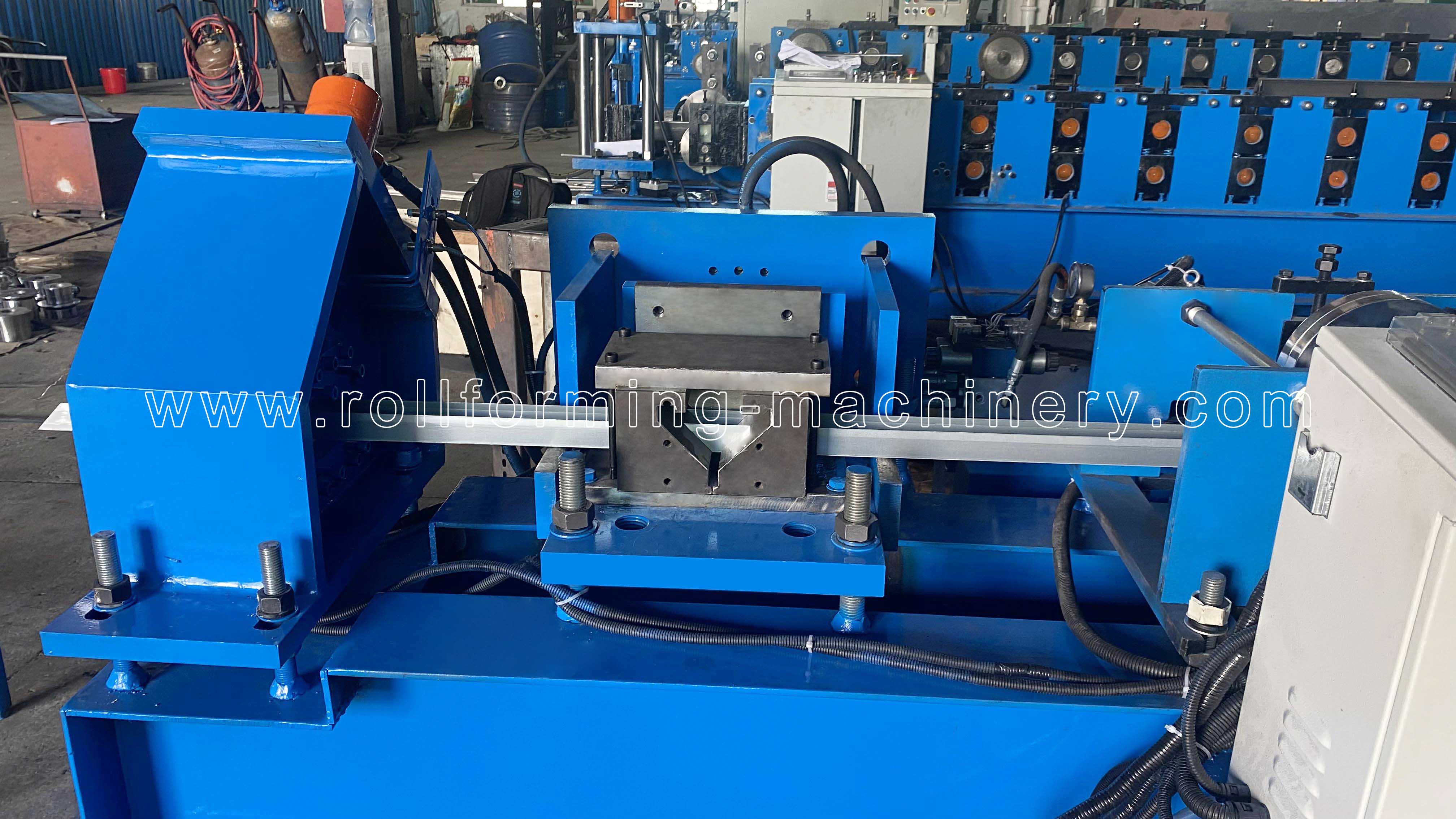 油圧式45度角度シャーリング装置