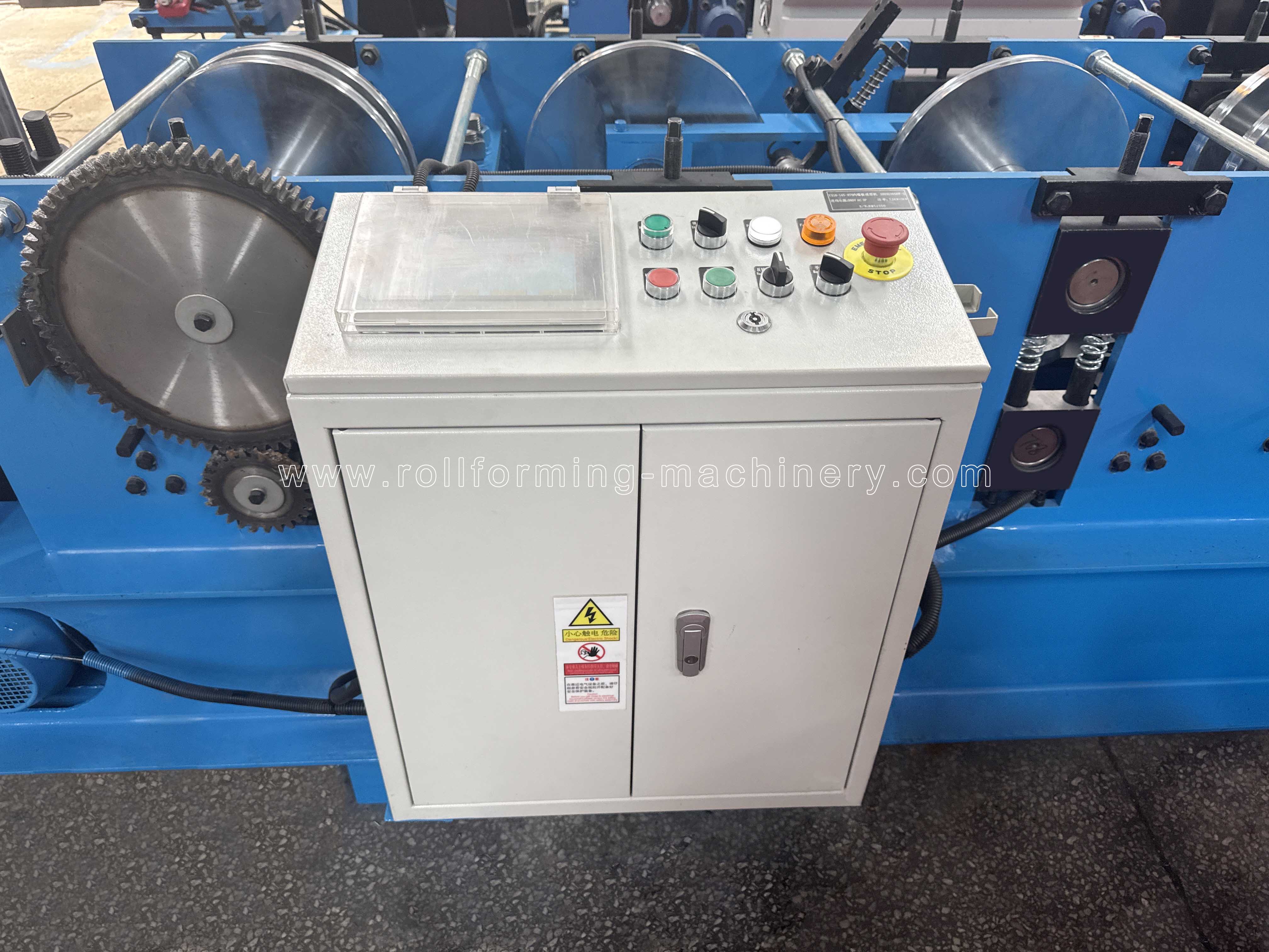 PLCコントロールキャビネット