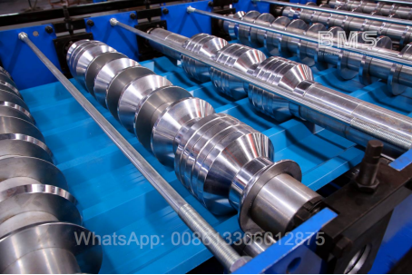 スタンディングシームプロファイル